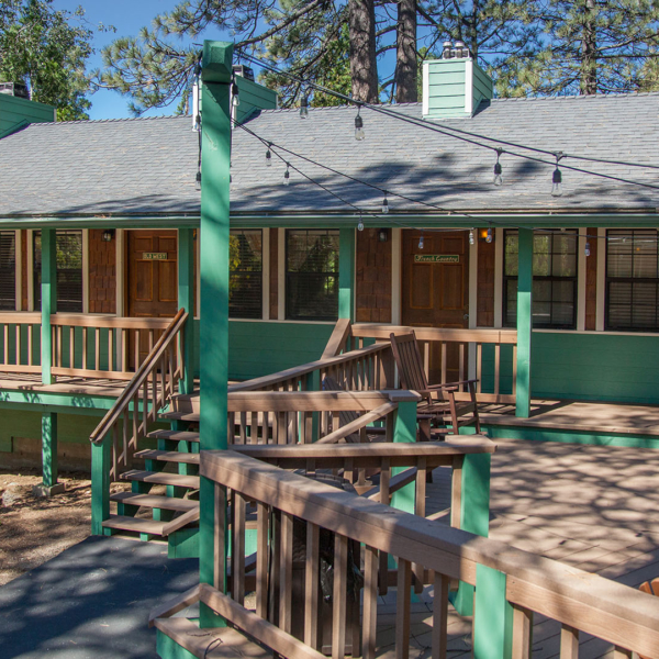 idyllwild-inn-theme-rooms-exterior.jpg